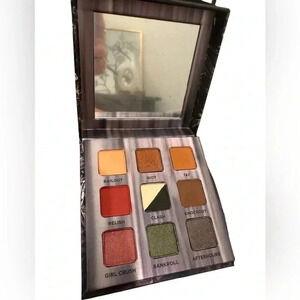 Urban Decay Troublemaker 9 Shade Eyeshadow Palette Limited Edition NEW